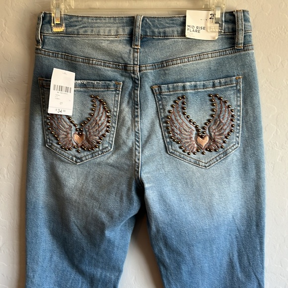 Forever 21 Mid-Rise Slim Fit Studded Angel Wing Flare Leg Jeans Size 27 - Picture 7 of 16